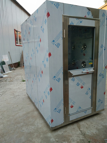 風(fēng)淋室的結(jié)構(gòu)及特點(diǎn)是什么？